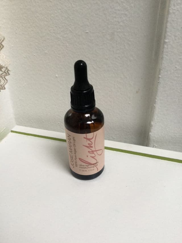Josie Maran Cosmetics Pure Argan Oil Light review photo by shamiza
