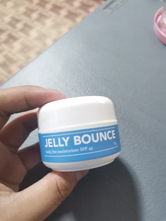 Fresh Formula Jelly Bounce Daily Lite Moisturizer SPF 45 review photo by shellsea