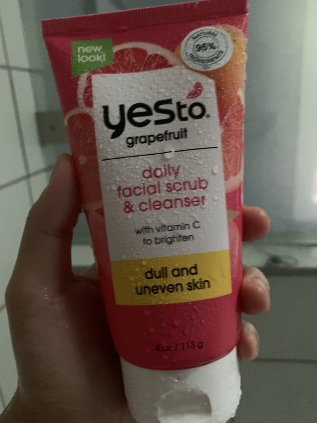 Yes To Grapefruit Daily Facial Scrub review photo by sirsphere