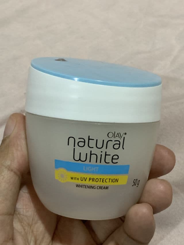 Olay Natural White Light w​/​ UV Protection Whitening Cream review photo by skincarebychin