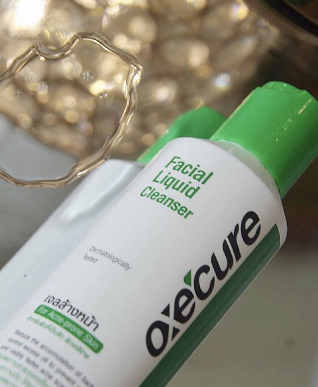 Oxecure Facial Liquid Cleanser review photo by skincarecompanion