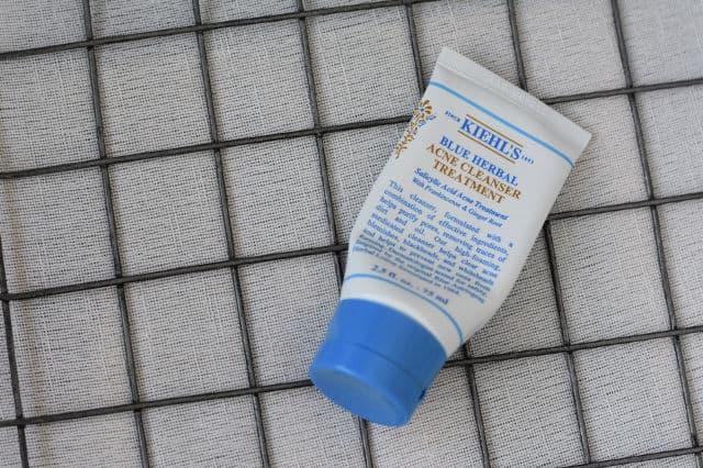 Kiehl's Blue Herbal Acne Cleanser Treatment review photo by skincareinhawaii