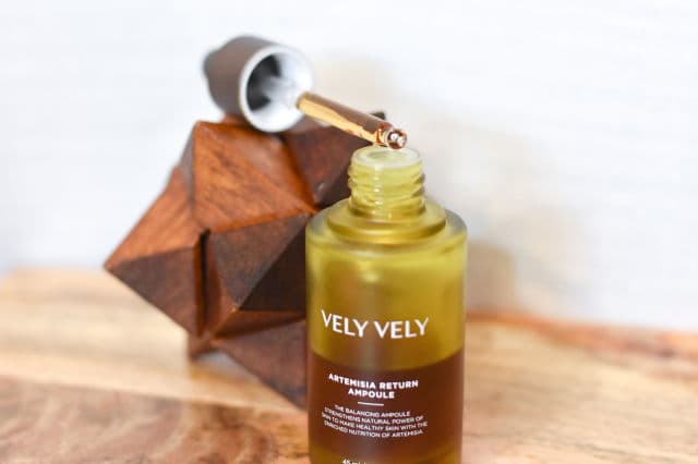 Vely Vely Artemisia Return Ampoule review photo by skincareinhawaii