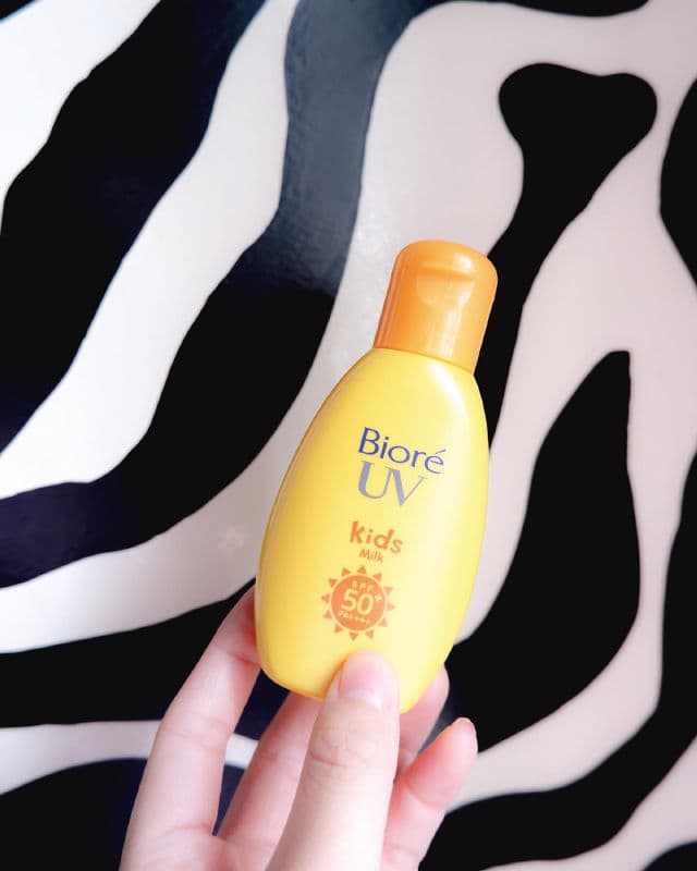 Biore Sarasara UV Nobinobi Carefree Kids Milk Sunscreen SPF50+/PA++++ review photo by skincarejana