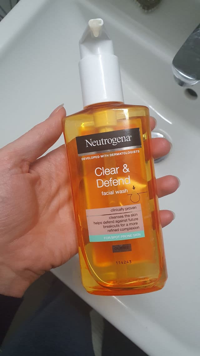 Neutrogena Clear & Defend Facial Wash review photo by skinference