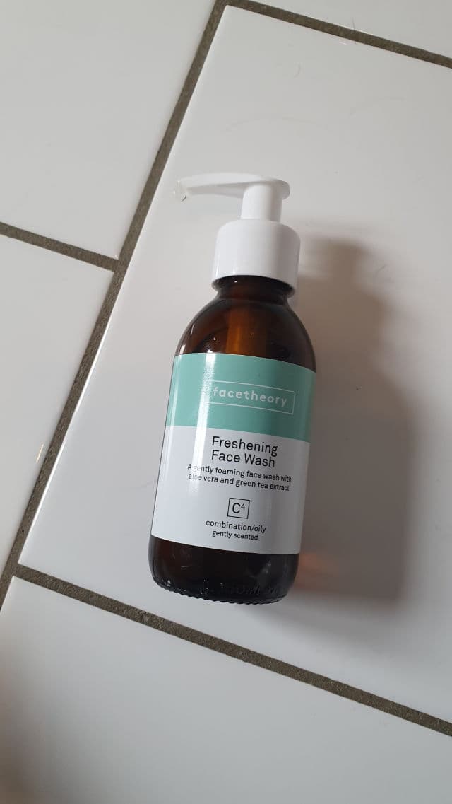 facetheory Freshening Face Wash C4 review photo by skinference