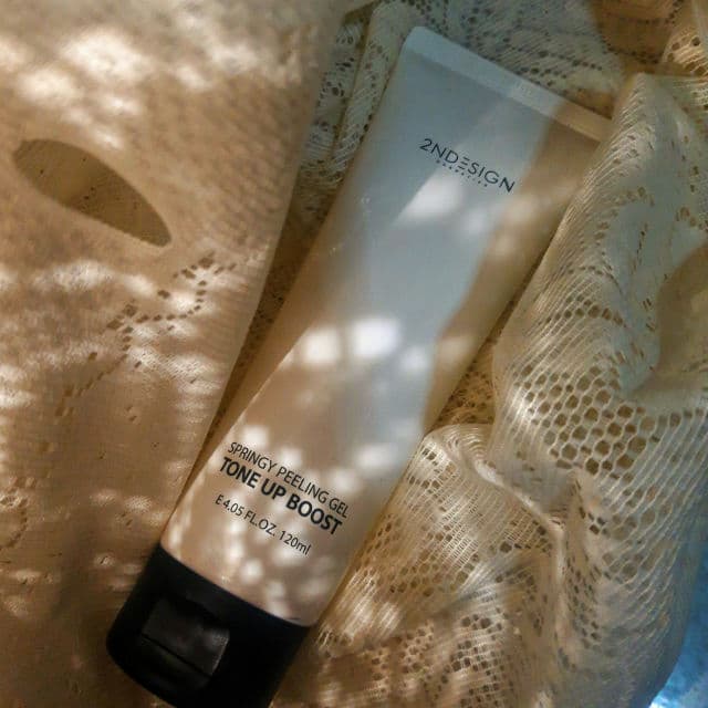 2NDESIGN Springy Peeling Gel Tone Up Boost review photo by skinscares