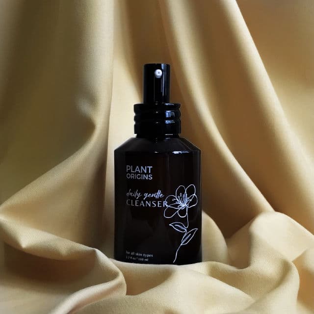 Plant Origins Daily Gentle Cleanser review photo by skinwithbes