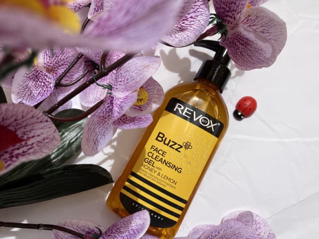 Revox Buzz Face Cleansing Gel review photo by smoxeyvision