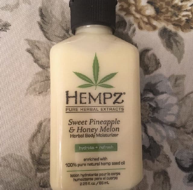 Hempz Sensitive Skin Herbal Body Moisturizer review photo by sofiyaalev