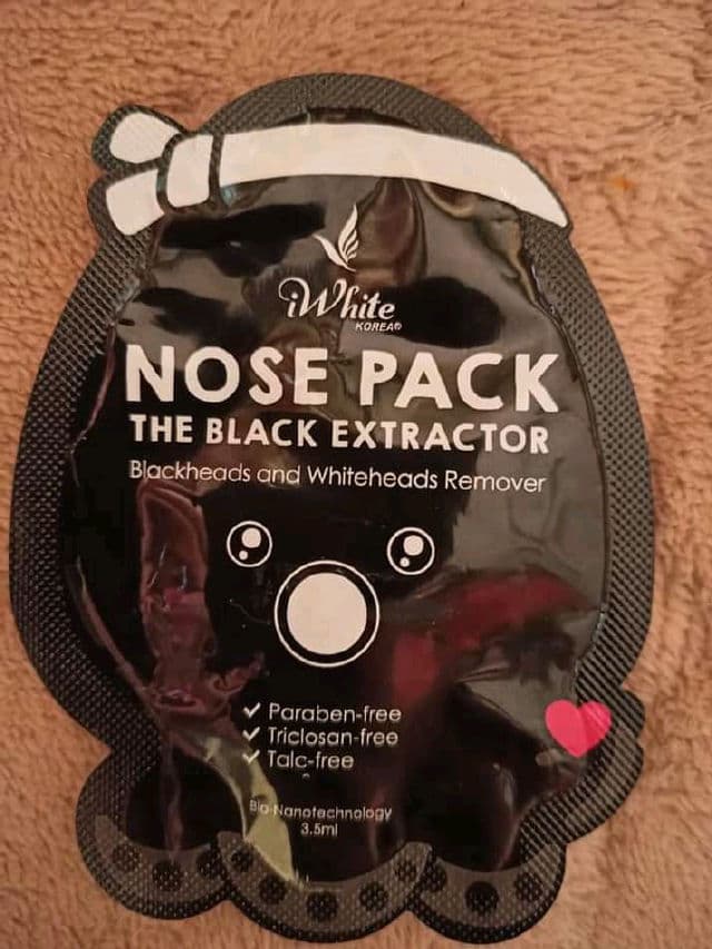 iWhite Korea Nose Pack The Black Extractor review photo by soooof