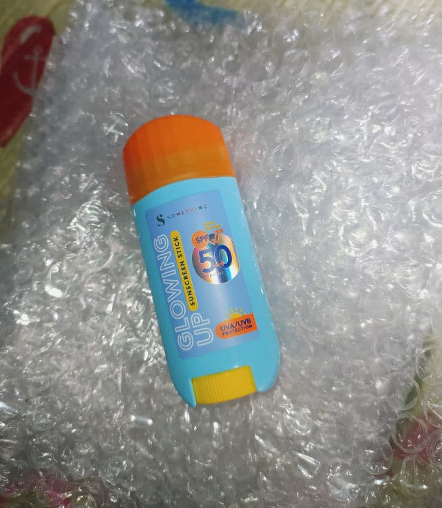 Somethinc Glowing Up Sunscreen Stick SPF 50+ PA ++++ review photo by spaxypurp