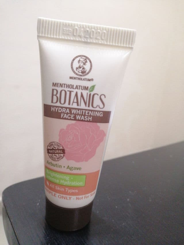 Mentholatum Botanics Hydra Whitening Face Wash review photo by stancy9