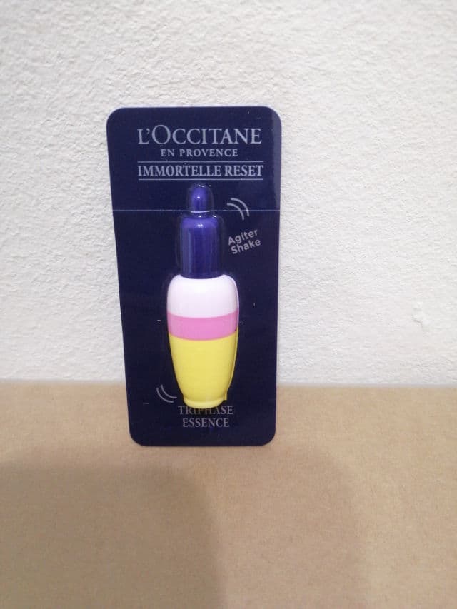 L'Occitane Immortelle Reset Tri-Phase Essence review photo by stancy9