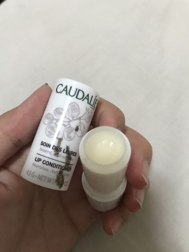 Caudalie Paris Lip Conditioner review photo by stellaliviana