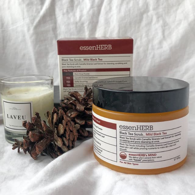 essenHERB Black Tea Scrub review photo by stellaweny