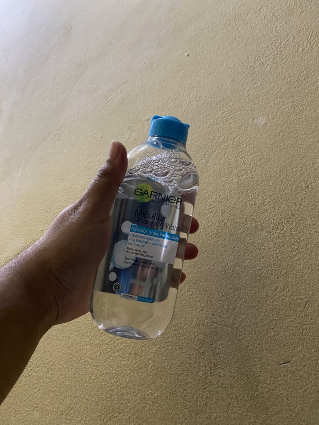 Garnier Micellar Cleansing Water For Oily Acne-Prone Skin review photo by suga716