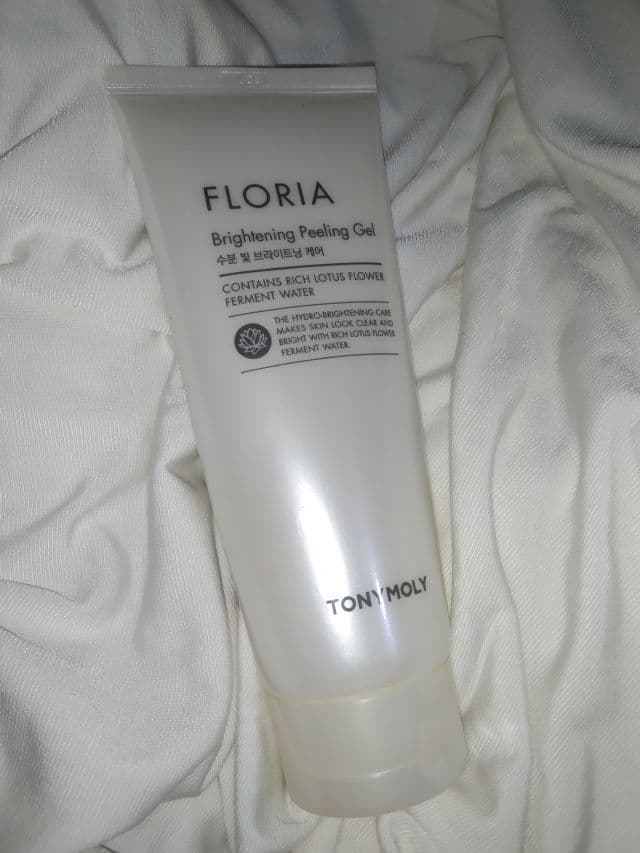 TONYMOLY Floria Brightening Peeling Gel review photo by Sunflowerr