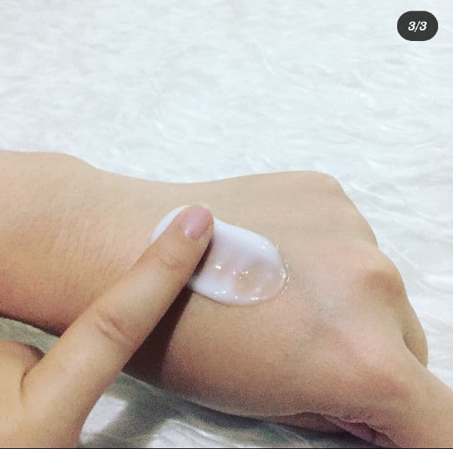 COSRX Low pH First Cleansing Milk Gel review photo by swatchcorner101