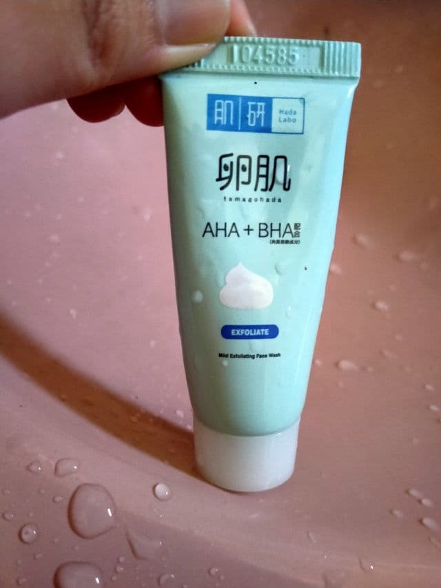 Hada Labo AHA+BHA Face Wash 130g review photo by sweetie