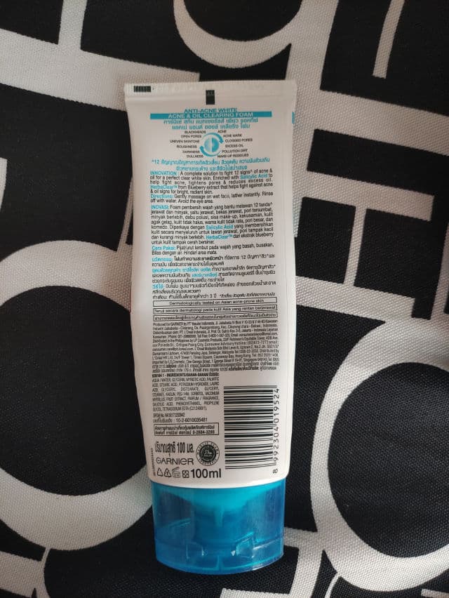 Garnier Pure Active Anti-Acne White Acne & Oil Cleansing Foam review photo by taeandz