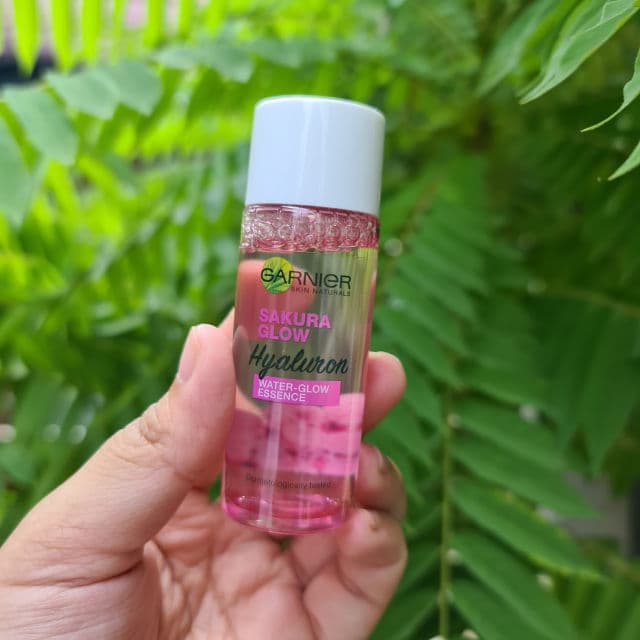 Garnier Sakura Glow Hyaluron Water-Glow Essence review photo by tamariscl