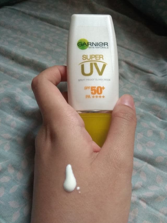 Garnier Skin Naturals Light Super UV SPF50 review photo by taranajmi