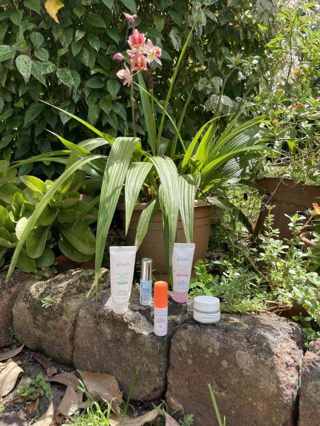 Peter Thomas Roth Water Drench Hyaluronic Glow Serum review photo by theartofskincarett