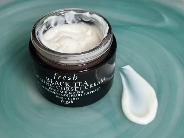 fresh Black Tea Firming Corset Cream review photo by thebeautybops