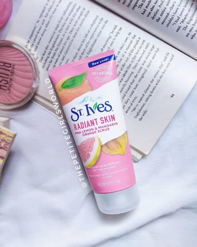 St. Ives Radiant Skin Pink Lemon & Mandarin Orange Scrub review photo by thepetitegirlsworld