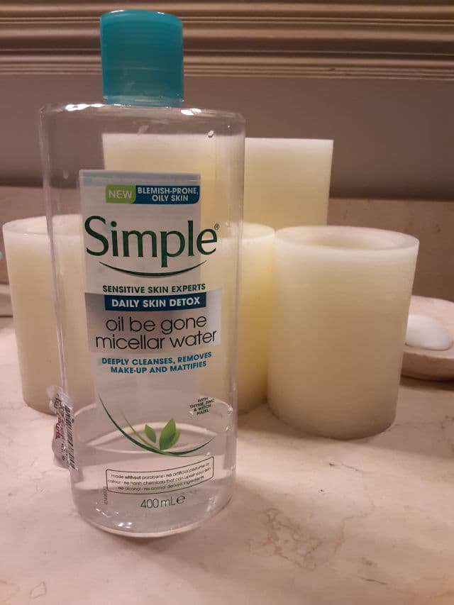 Simple Daily Skin Detox Oil Be Gone Micellar Cleansing Water review photo by theskinilivein