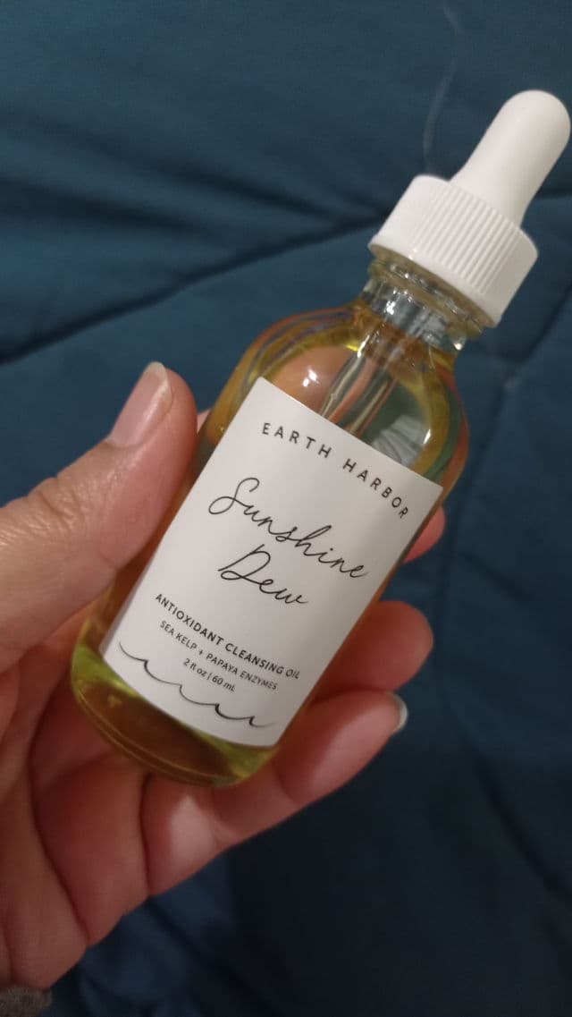 Earth Harbor Naturals Sunshine Dew Antioxidant Cleansing Oil review photo by theskinnation