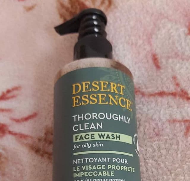 Desert Essence Thoroughly Clean Face Wash with Sea Kelp review photo by titima
