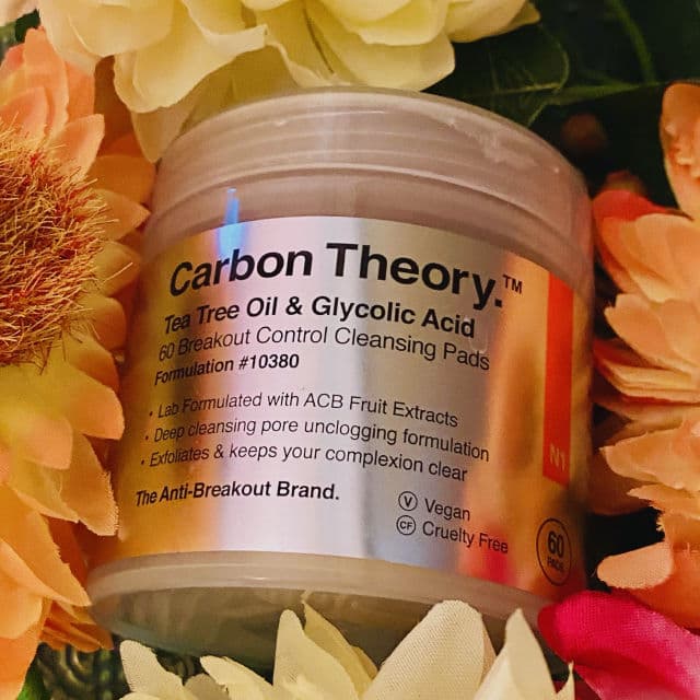 Carbon Theory Tea Tree Oil & Glycolic Acid Breakout Control Cleansing Pads review photo by transparencyinskin