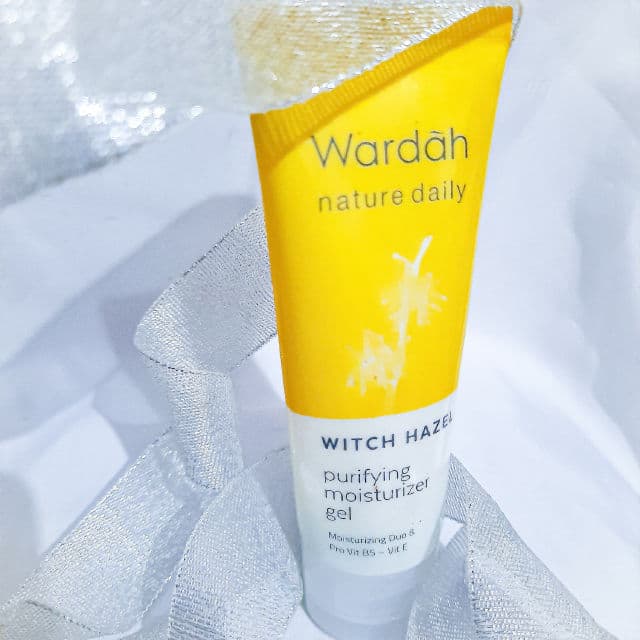 Wardah Witch Hazel Purifying Moisturizer Gel review photo by umslimoon