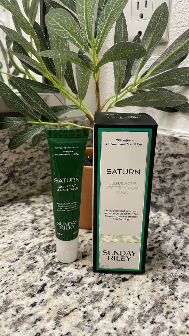 Sunday Riley Saturn Sulfur Acne Treatment Mask review photo by vbyerley