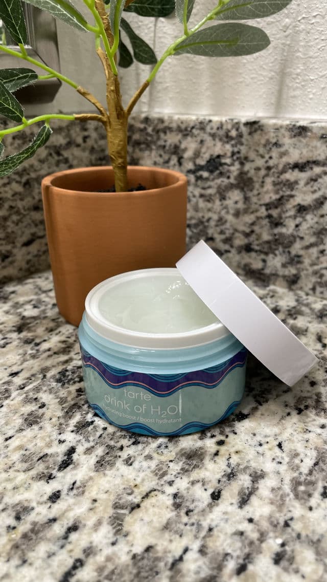Tarte Drink of H2O Hydrating Boost Moisturizer Rainforest of the Sea review photo by vbyerley