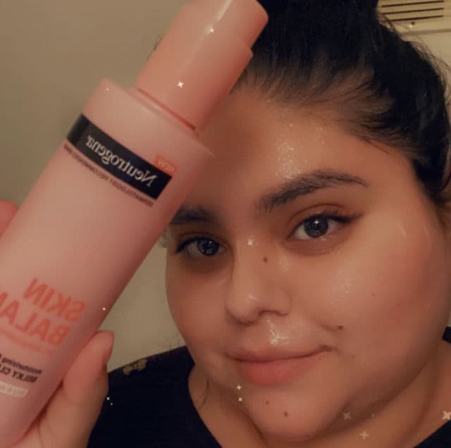 Neutrogena Skin Balancing Milky Cleanser for Dry Skin review photo by vdeniseg