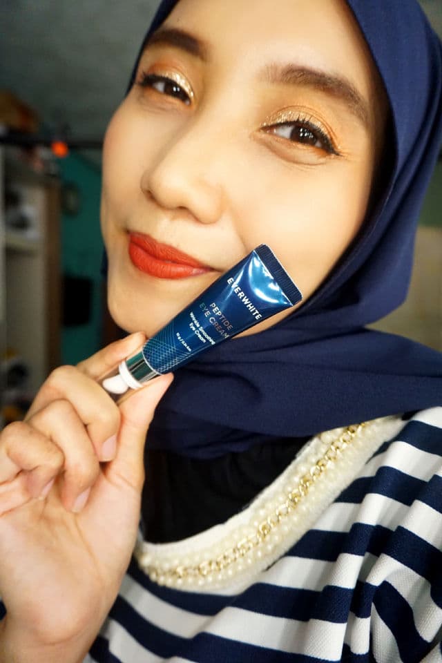 Everwhite Peptide Eye Cream Gel  review photo by vidyadika