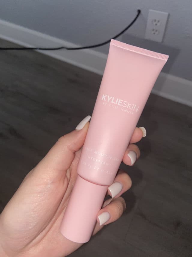 KYLIE SKIN Face Moisturizer review photo by vivianxpena