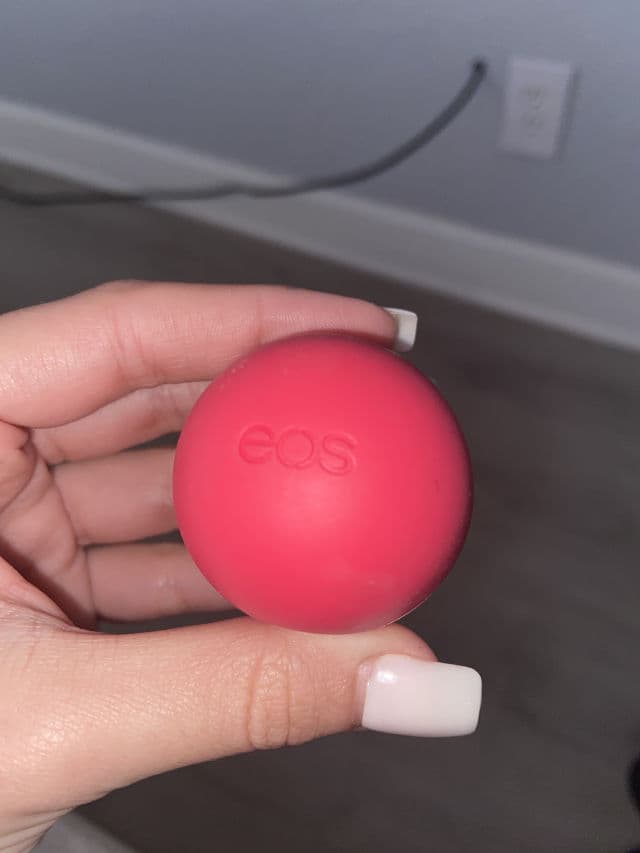 Eos Smooth Sphere Lip Balm review photo by vivianxpena