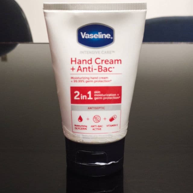 Vaseline Intensive Care Hand Cream + Anti Bac 2 In 1 review photo by viviwidjaja7