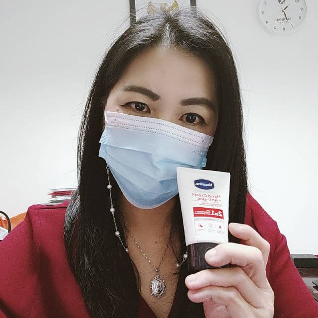 Vaseline Intensive Care Hand Cream + Anti Bac 2 In 1 review photo by viviwidjaja7