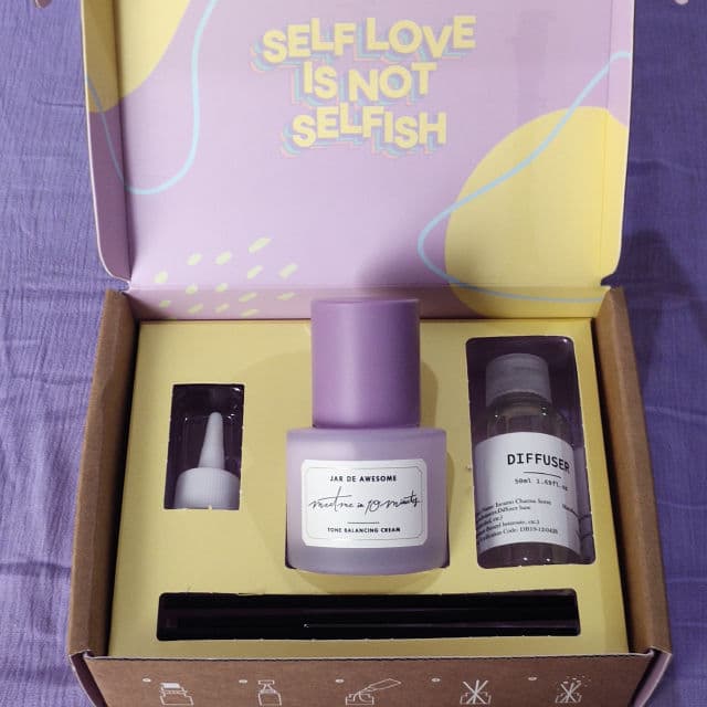 JAR DE AWESOME Meet Me in 10 Minutes Tone Balancing Cream review photo by viviwidjaja7