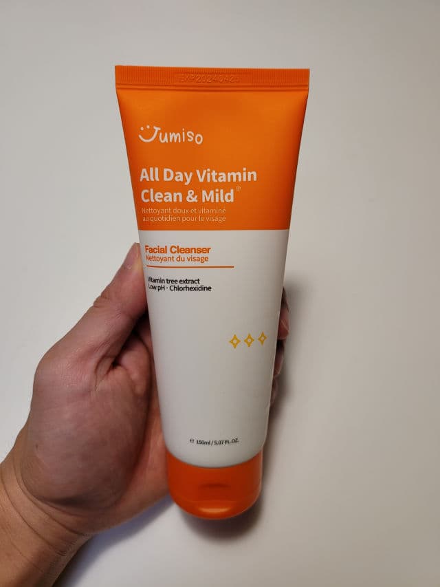 Jumiso All Day Vitamin Clean & Mild Facial Cleanser review photo by vshin