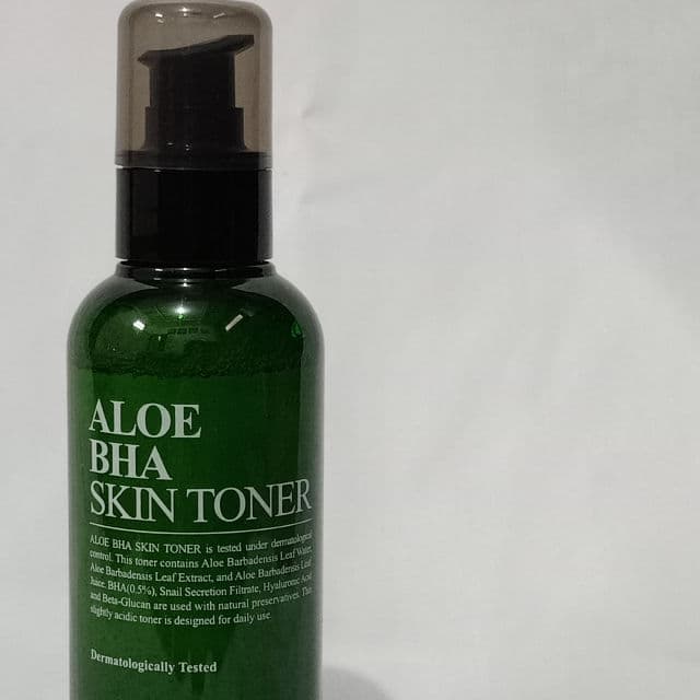 BENTON Aloe BHA Skin Toner review photo by vyaglowupsoon