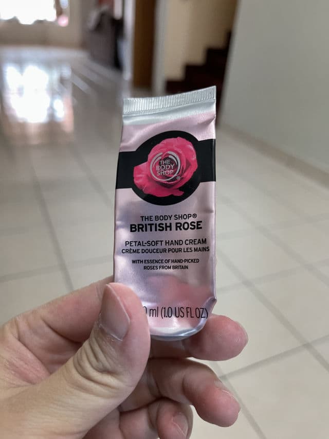 The Body Shop British Rose Petal-Soft Hand Cream review photo by weikian90