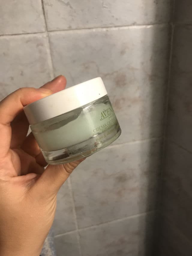 Avenil Moisturizing Face Cream 24h with Almond Milk review photo by wenniepegsee