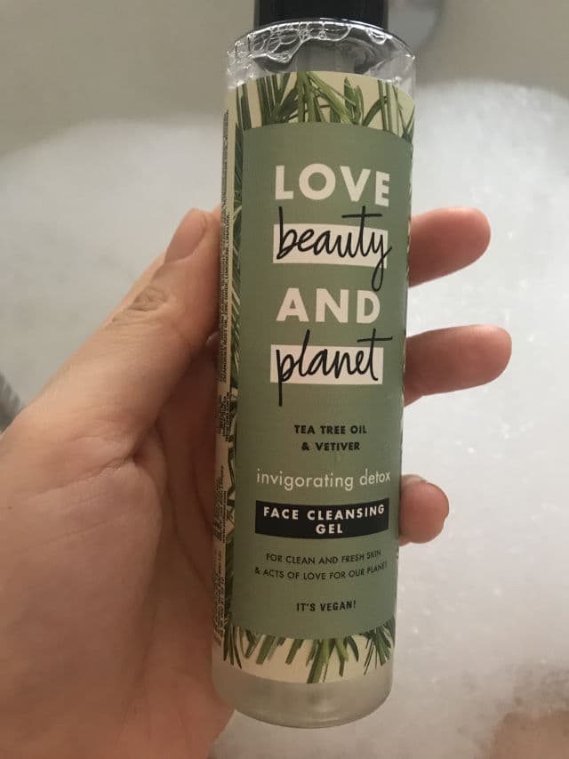 Love Beauty and Planet Tea Tree Oil & Vetiver Face Wash Cleansing Gel review photo by wenniepegsee
