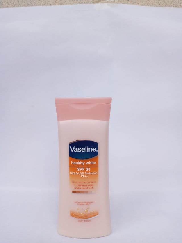 Vaseline Healthy White SPF 24 review photo by thisisme
